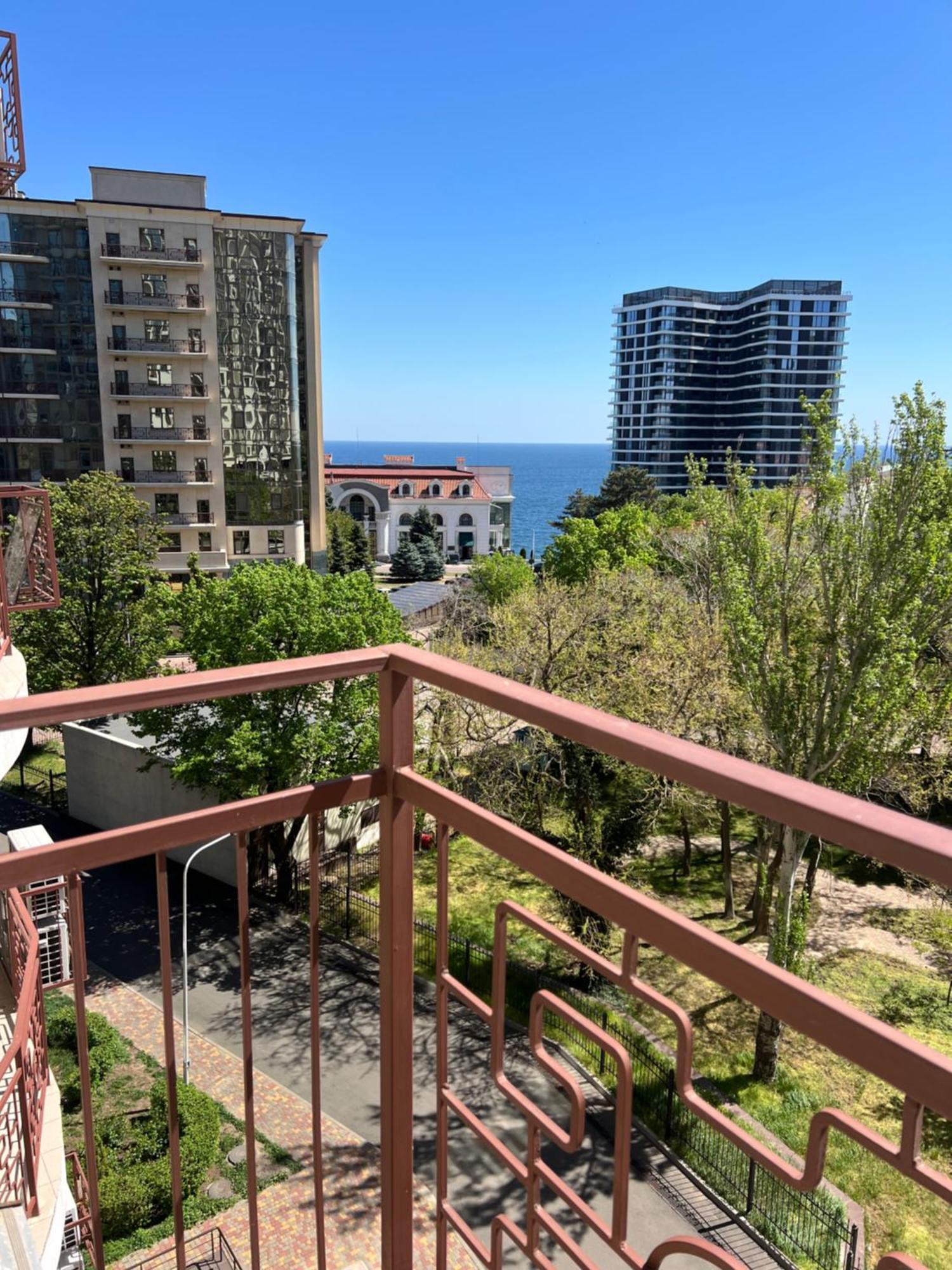 Спальня-Студия С Видом На Море И Парк Odesa Exterior foto